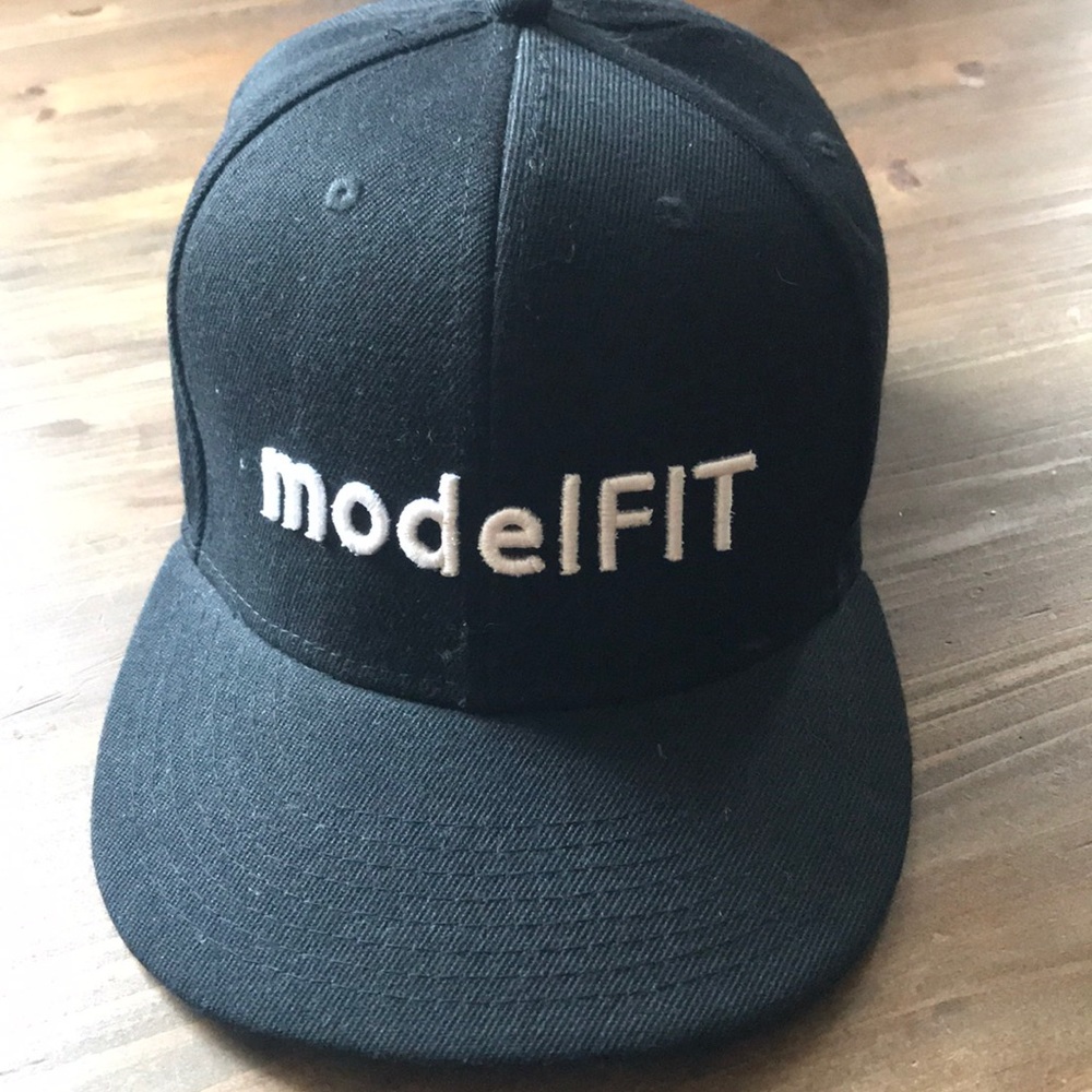 Super Trendy Modelfit Black SnapBack Hat.